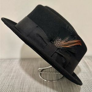 Pork pie hat with feather